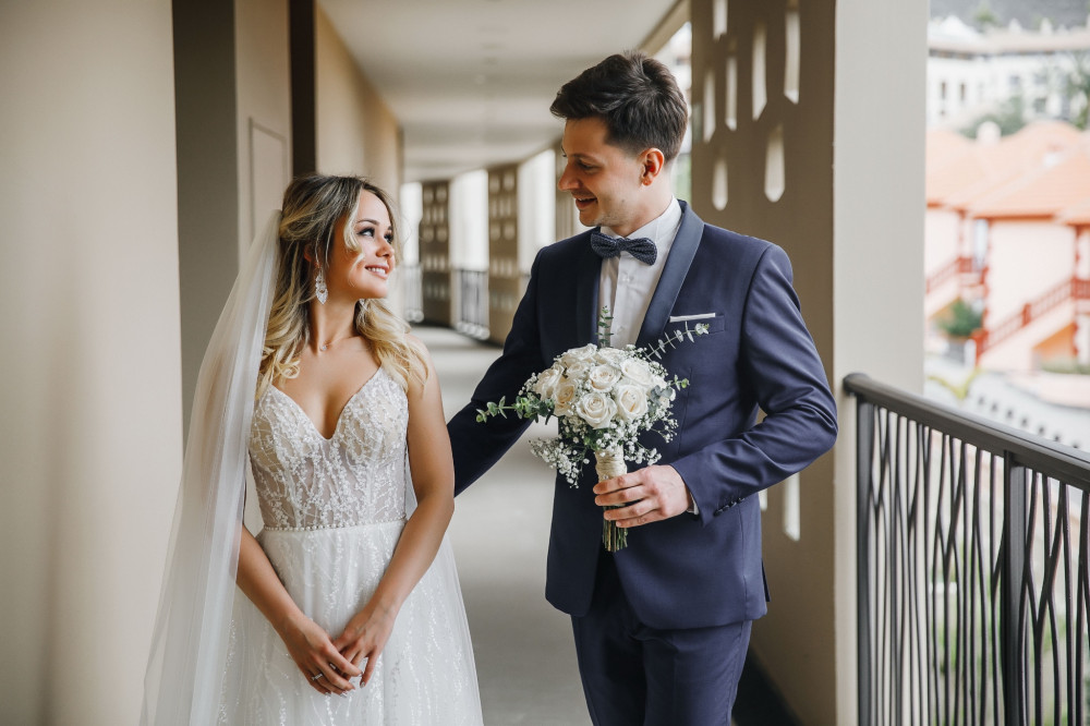 Book your wedding day in GF VICTORIA